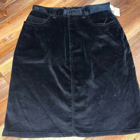 St Johns Bay Skirt Size 8 Petite Knee Length Black Velour Pencil Skirt 5 Pocket - Picture 2 of 12